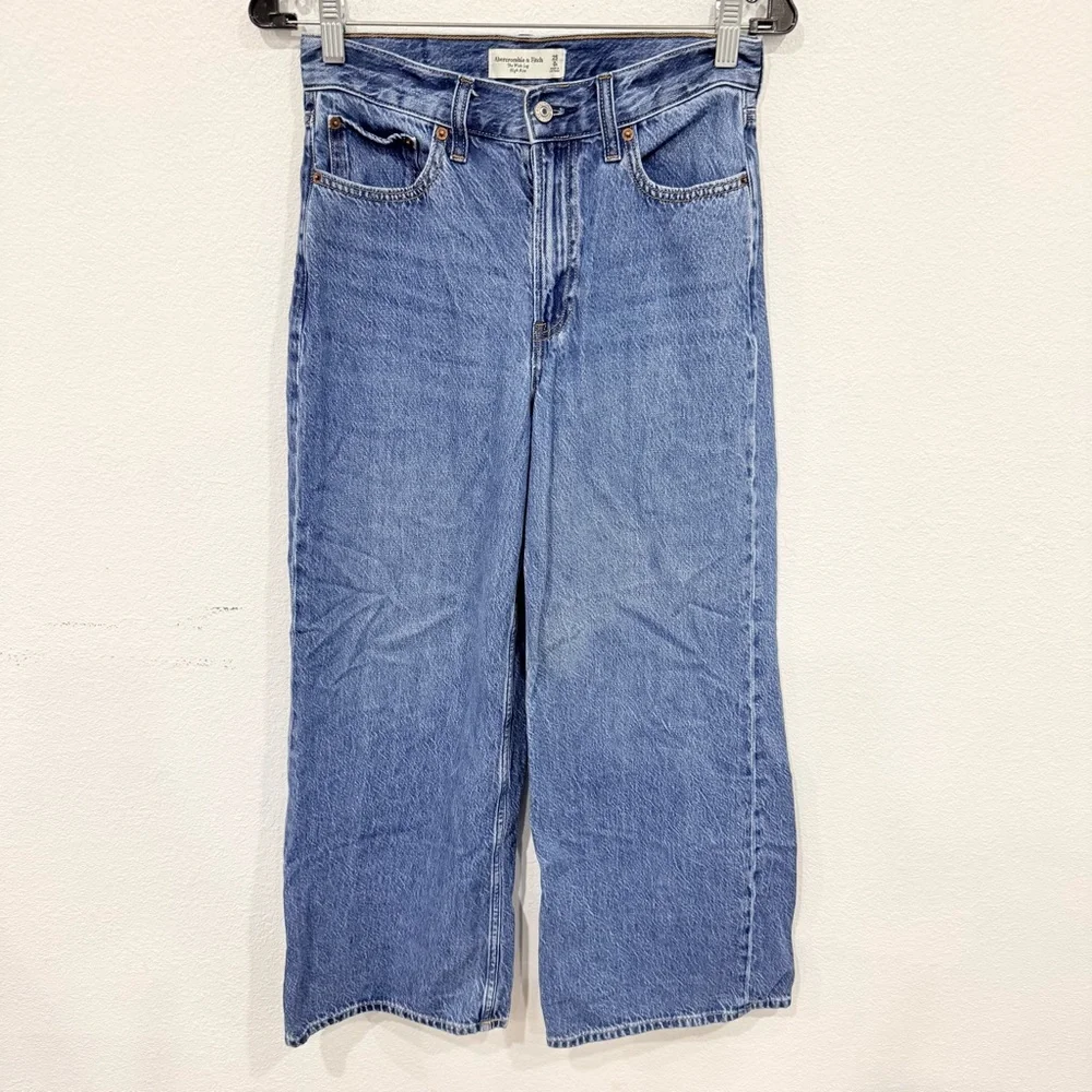 Abercrombie & Fitch The High Rise Wide Leg Jean Women’s Size 0/25 Short - Picture 5 of 7